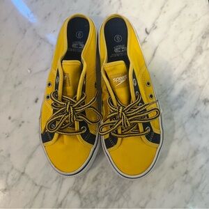 🌷 Speedo “Lifeguard” Yellow and Blue Slide Sneakers - Size 6